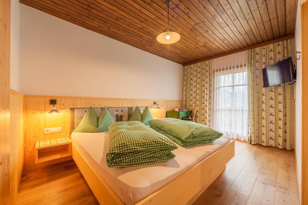 Berggasthaus Agritur Moserhof Braies  Bagian luar foto