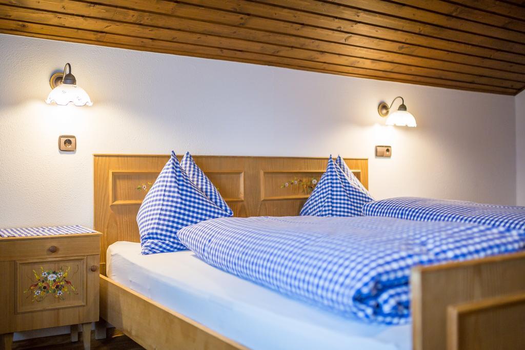 Berggasthaus Agritur Moserhof Braies  Bagian luar foto