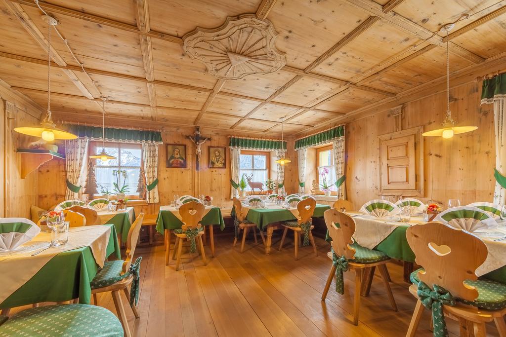 Berggasthaus Agritur Moserhof Braies  Bagian luar foto